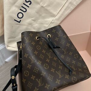 Louis Vuitton NéoNoé MM Bag- M44020